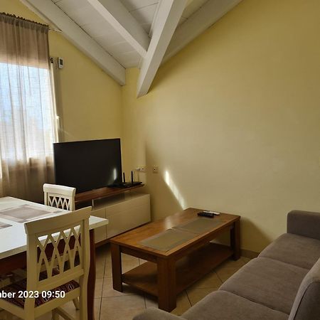 Plaza Top Floor Apartment Santa Maria Luaran gambar